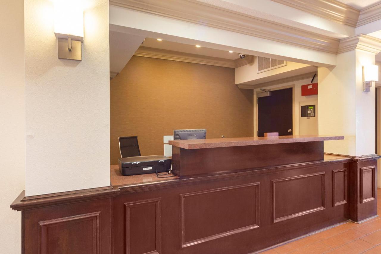 Ramada By Wyndham Jackson Ms Hotel Ngoại thất bức ảnh